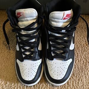 Nike High-Tops Dunks Black and White